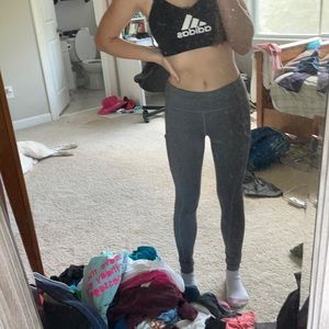 grey athletic leggings!